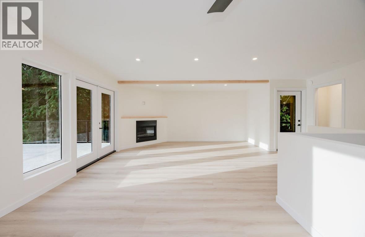 6960 Sunshine Coast Highway, Sechelt, British Columbia  V7Z 0N2 - Photo 4 - R3073511