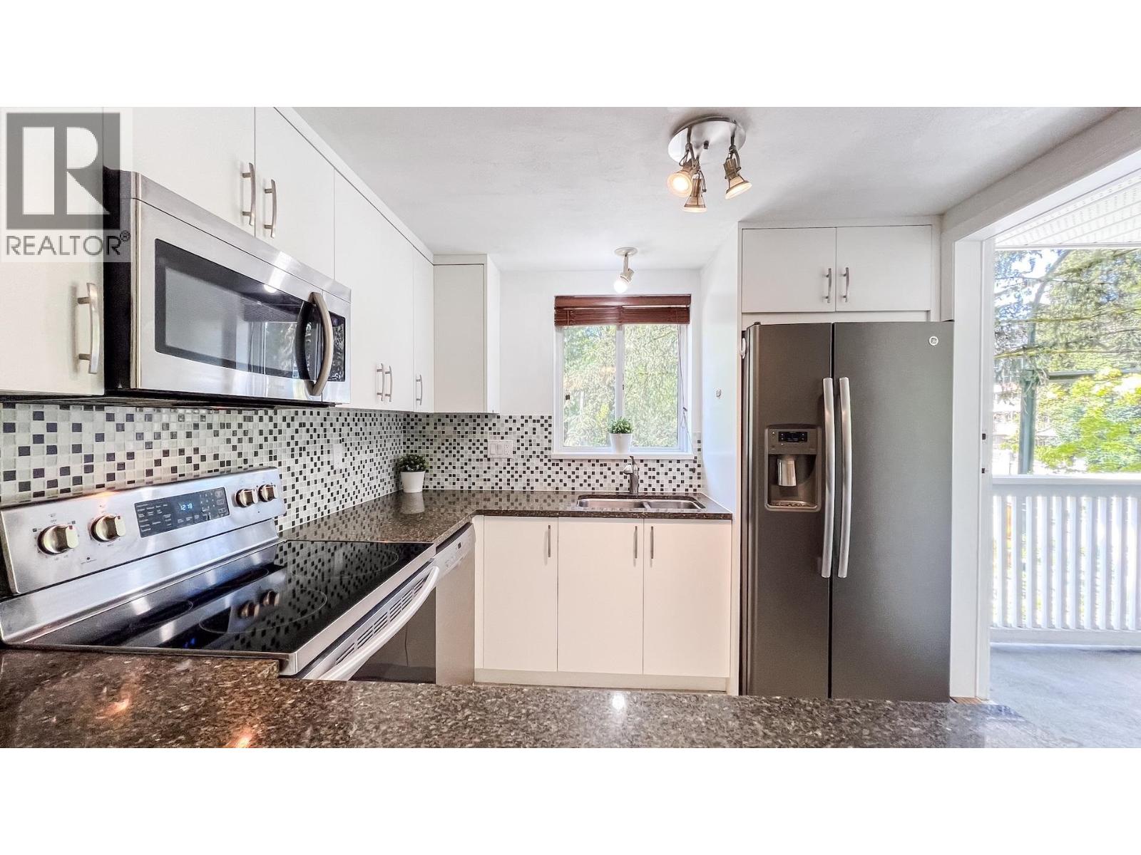 306 1111 Lynn Valley Road, North Vancouver, British Columbia  V7J 3V4 - Photo 15 - R3116075