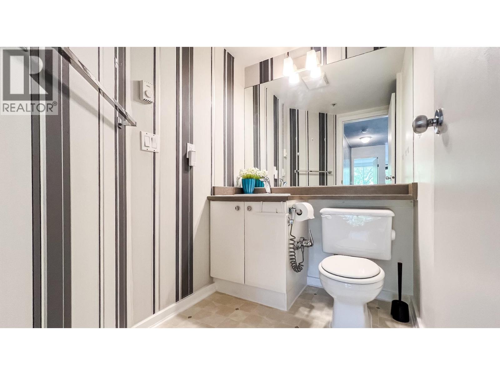 306 1111 Lynn Valley Road, North Vancouver, British Columbia  V7J 3V4 - Photo 21 - R3116075