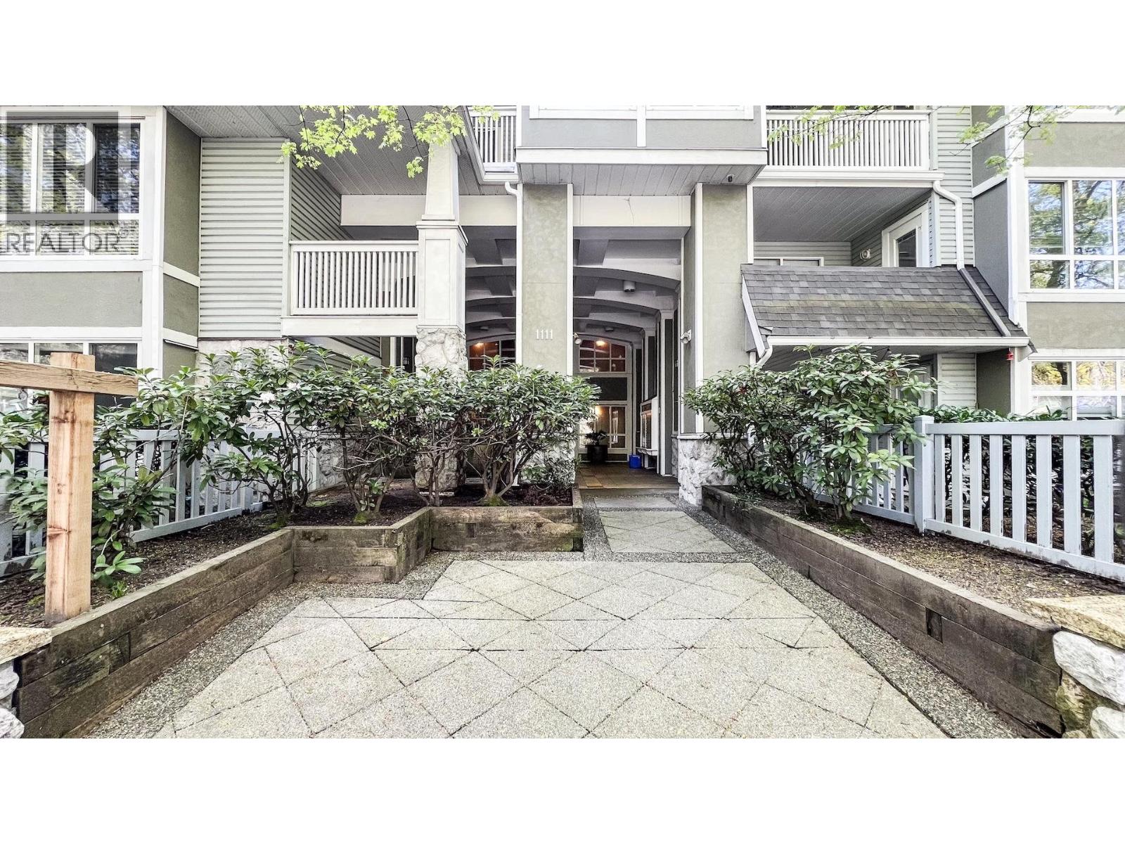 306 1111 Lynn Valley Road, North Vancouver, British Columbia  V7J 3V4 - Photo 3 - R3116075