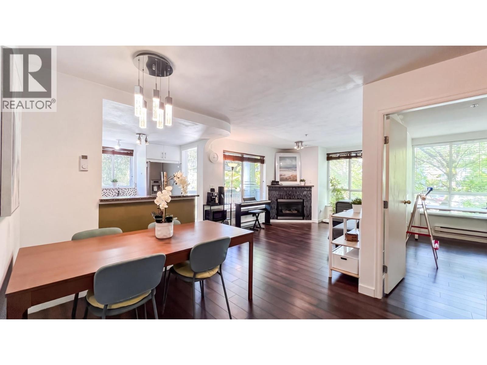 306 1111 Lynn Valley Road, North Vancouver, British Columbia  V7J 3V4 - Photo 8 - R3116075