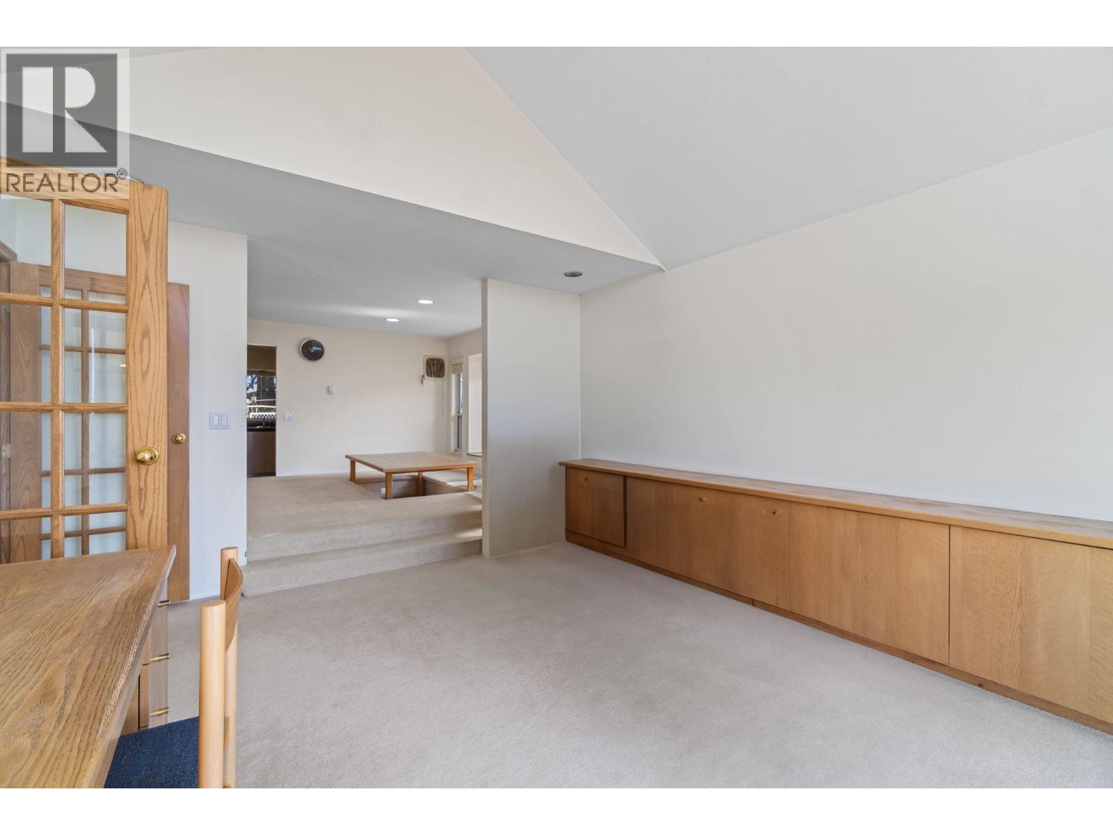 5275 Mckee Street, Burnaby, British Columbia  V5J 2T7 - Photo 4 - R3112586
