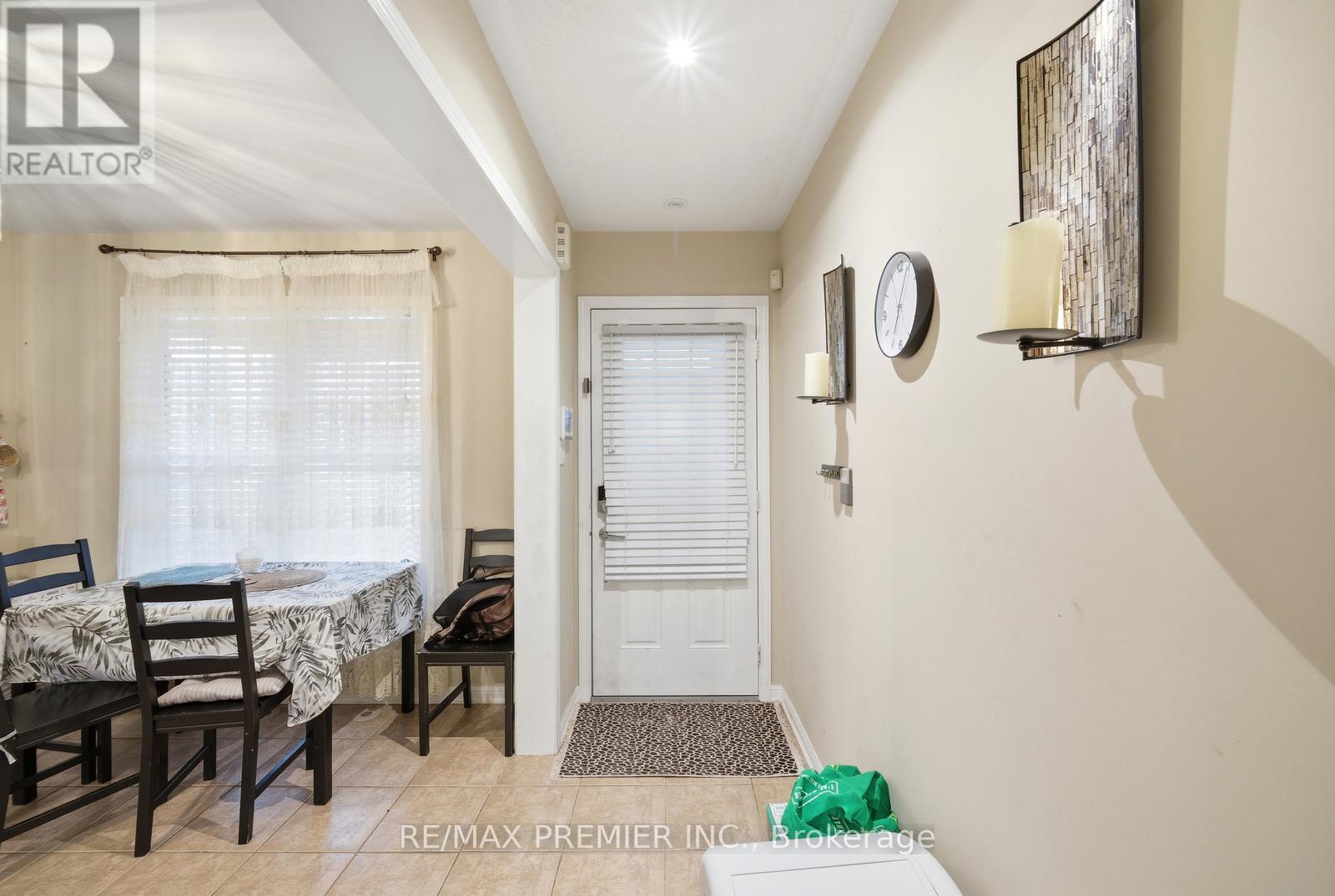 922 Hepburn Road, Milton, Ontario  L9T 0L6 - Photo 5 - W13048538