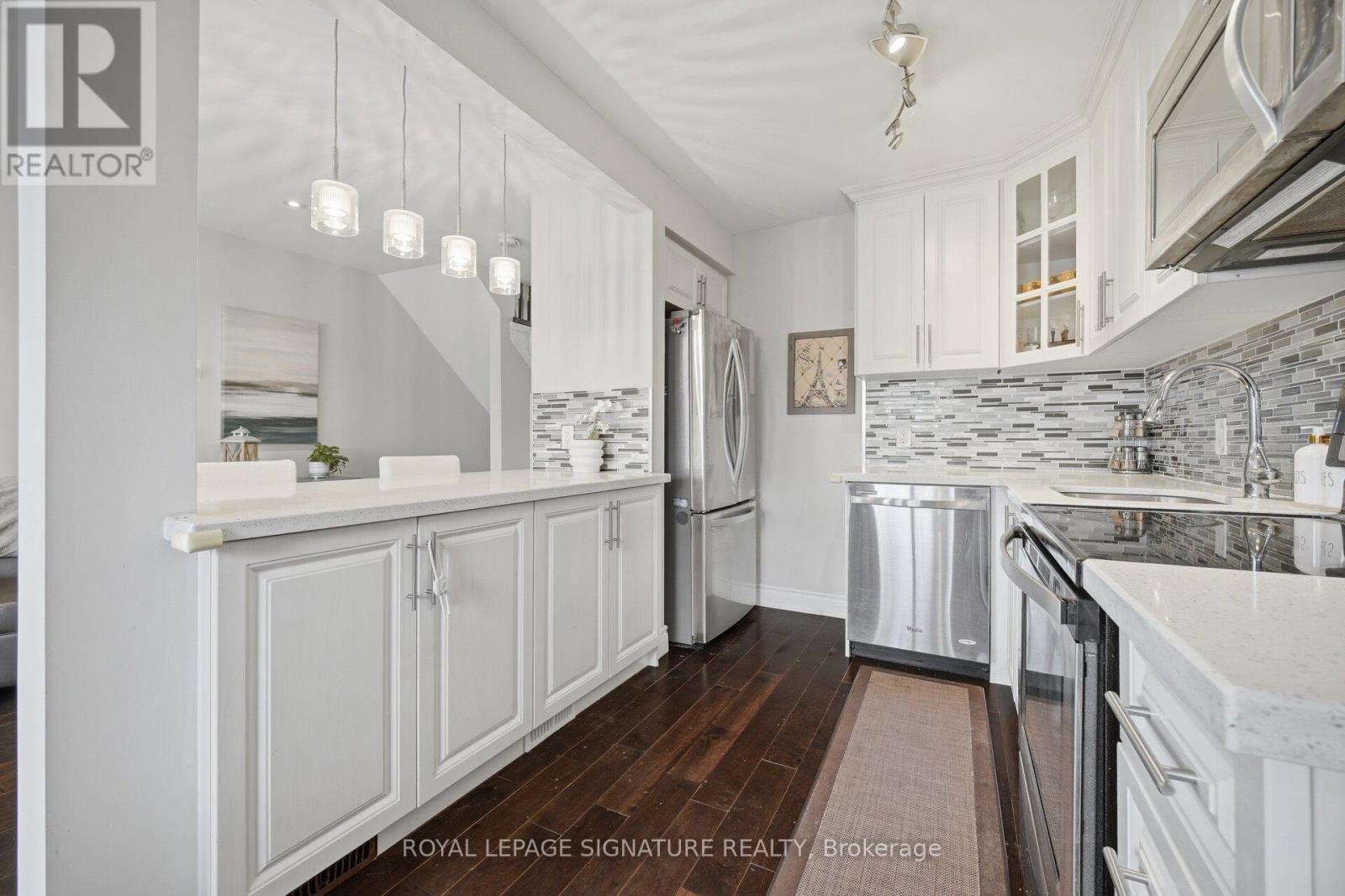 145 - 400 Mississauga Valley Boulevard, Mississauga, Ontario  L5A 3N6 - Photo 2 - W13049126