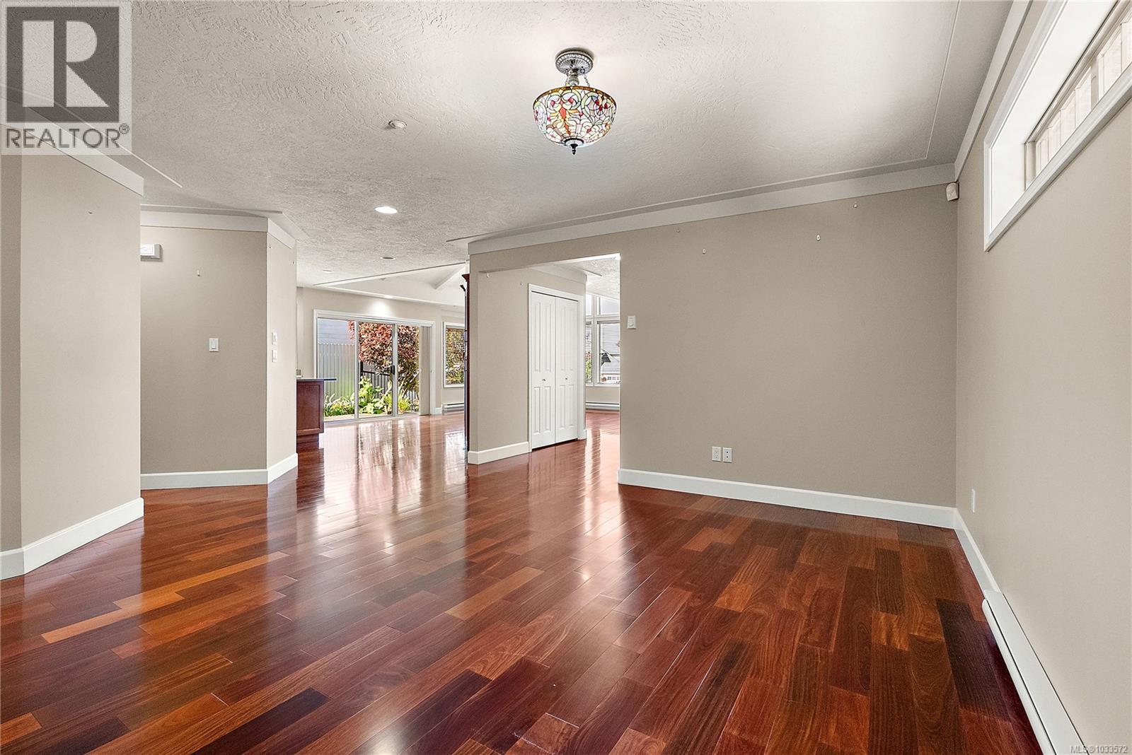 1 9675 First St, Sidney, British Columbia  V8L 3C8 - Photo 15 - 1033572