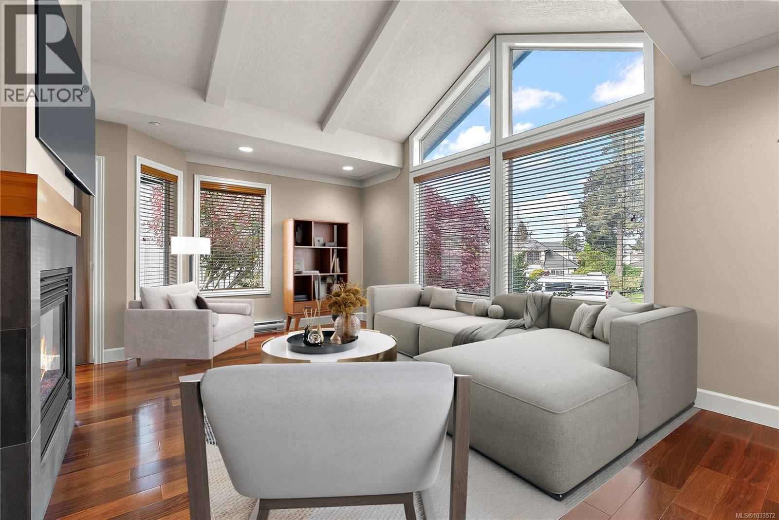 1 9675 First St, Sidney, British Columbia  V8L 3C8 - Photo 2 - 1033572