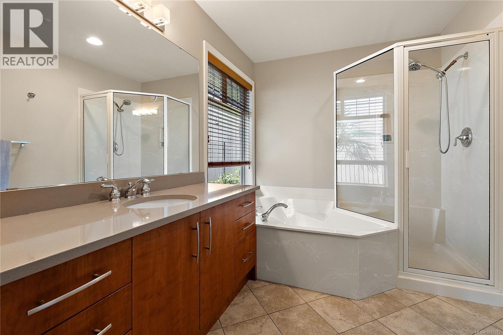 1 9675 First St, Sidney, British Columbia  V8L 3C8 - Photo 21 - 1033572