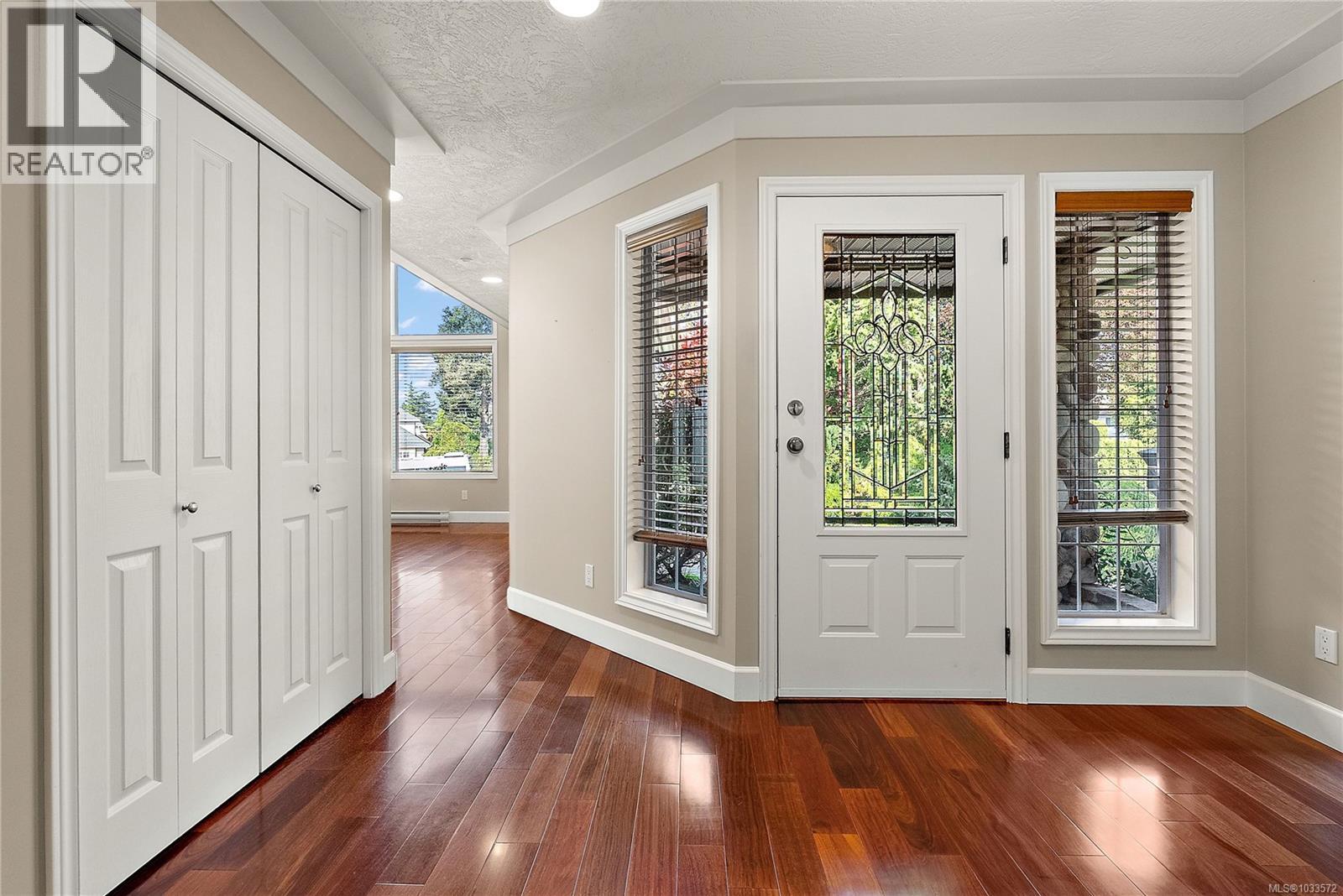 1 9675 First St, Sidney, British Columbia  V8L 3C8 - Photo 7 - 1033572