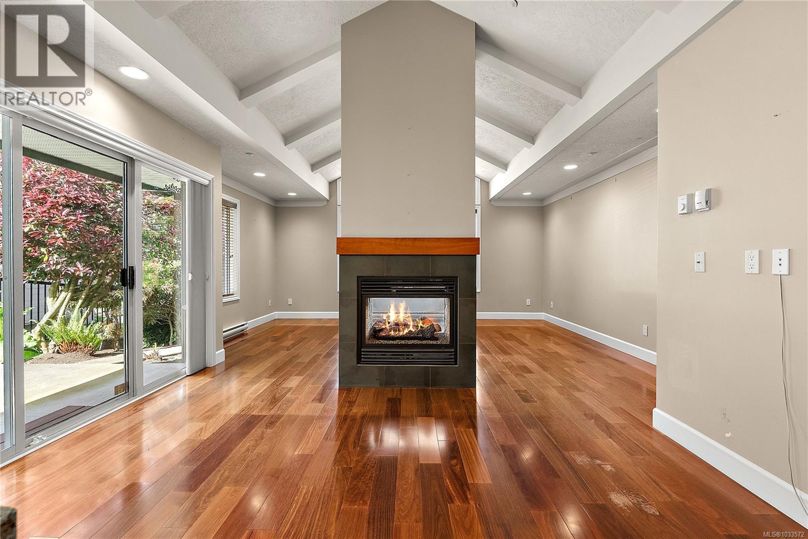 1 9675 First St, Sidney, British Columbia  V8L 3C8 - Photo 9 - 1033572