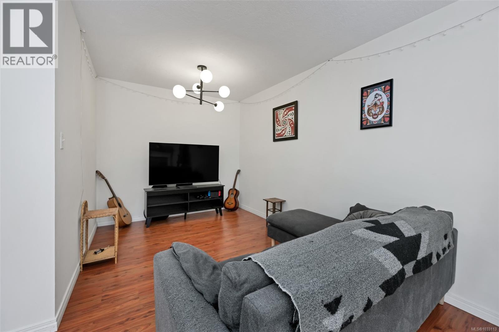 212 899 Darwin Ave, Saanich, British Columbia  V8X 2X7 - Photo 5 - 1033113