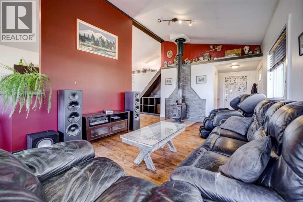 304 3 Avenue, Cowley, Alberta  T0K 0P0 - Photo 11 - A2303927