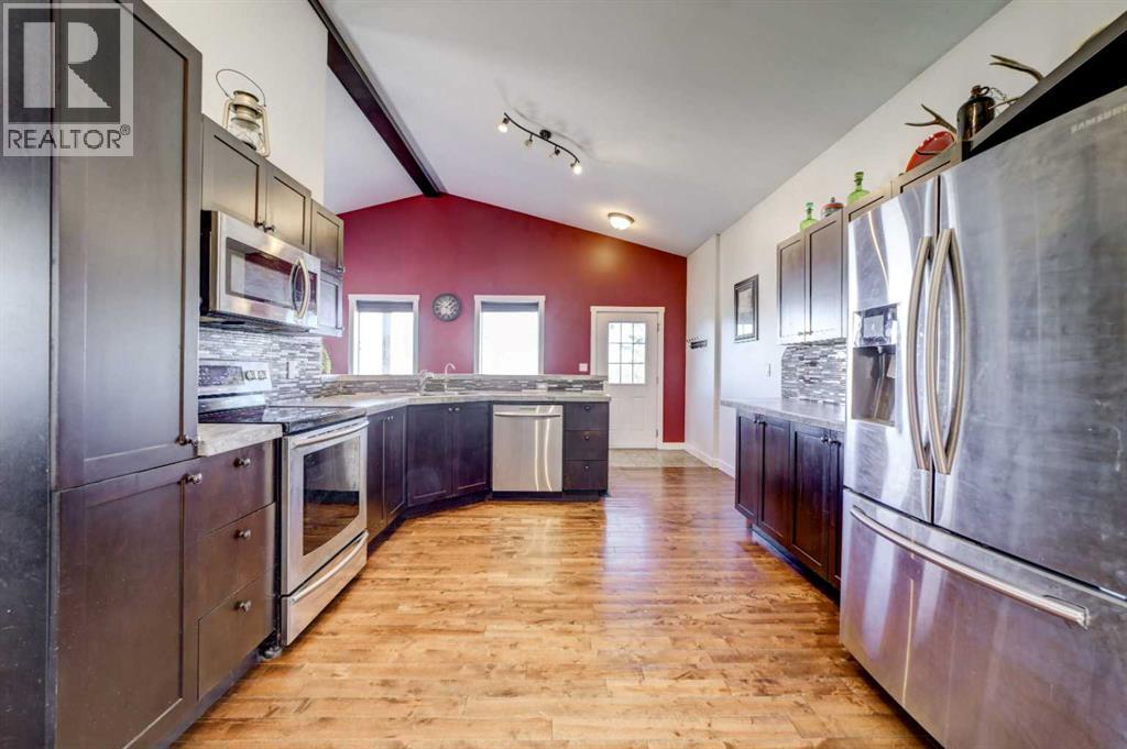 304 3 Avenue, Cowley, Alberta  T0K 0P0 - Photo 15 - A2303927