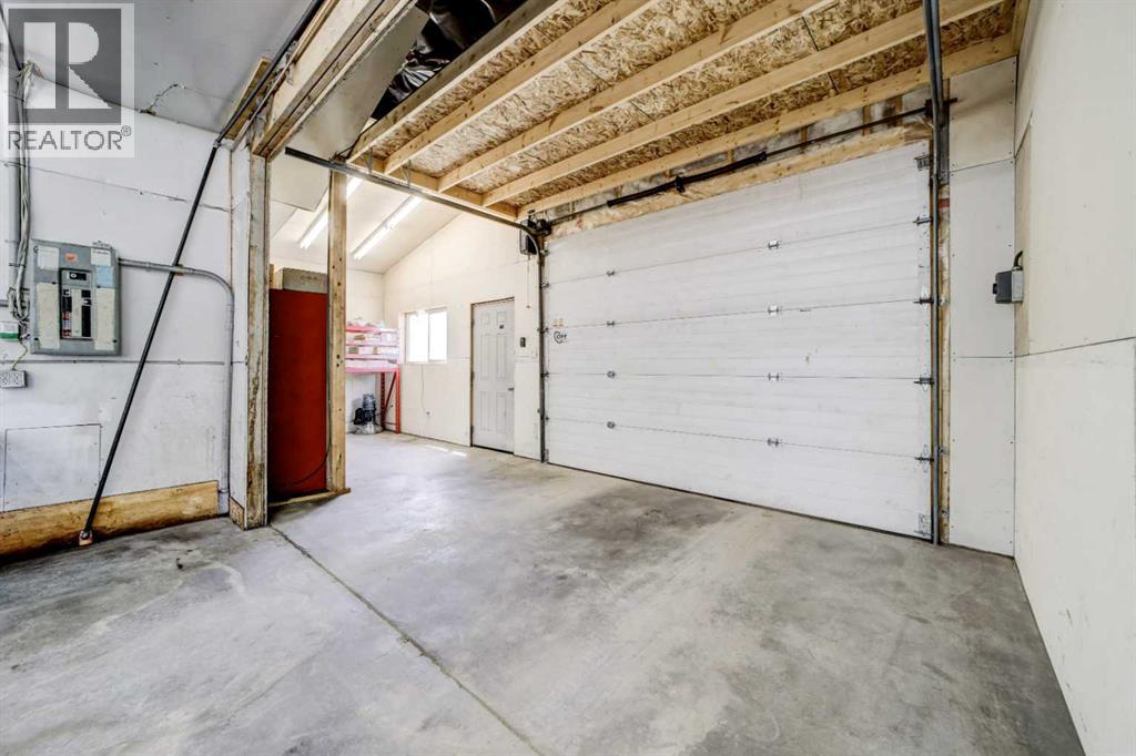 304 3 Avenue, Cowley, Alberta  T0K 0P0 - Photo 30 - A2303927