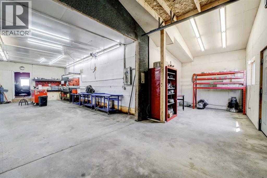 304 3 Avenue, Cowley, Alberta  T0K 0P0 - Photo 31 - A2303927