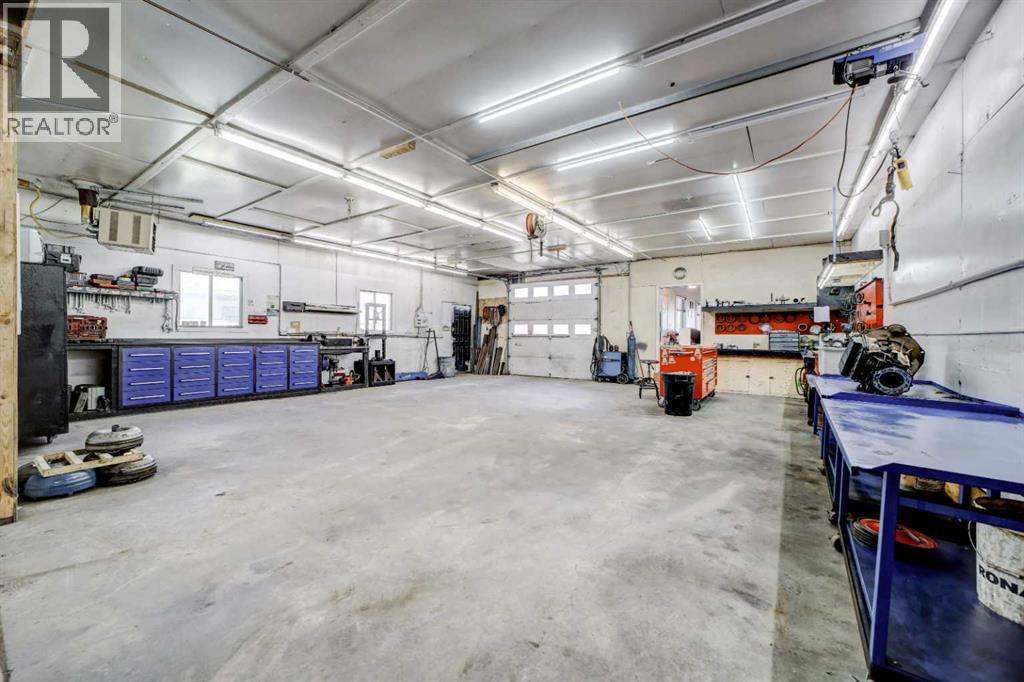 304 3 Avenue, Cowley, Alberta  T0K 0P0 - Photo 32 - A2303927