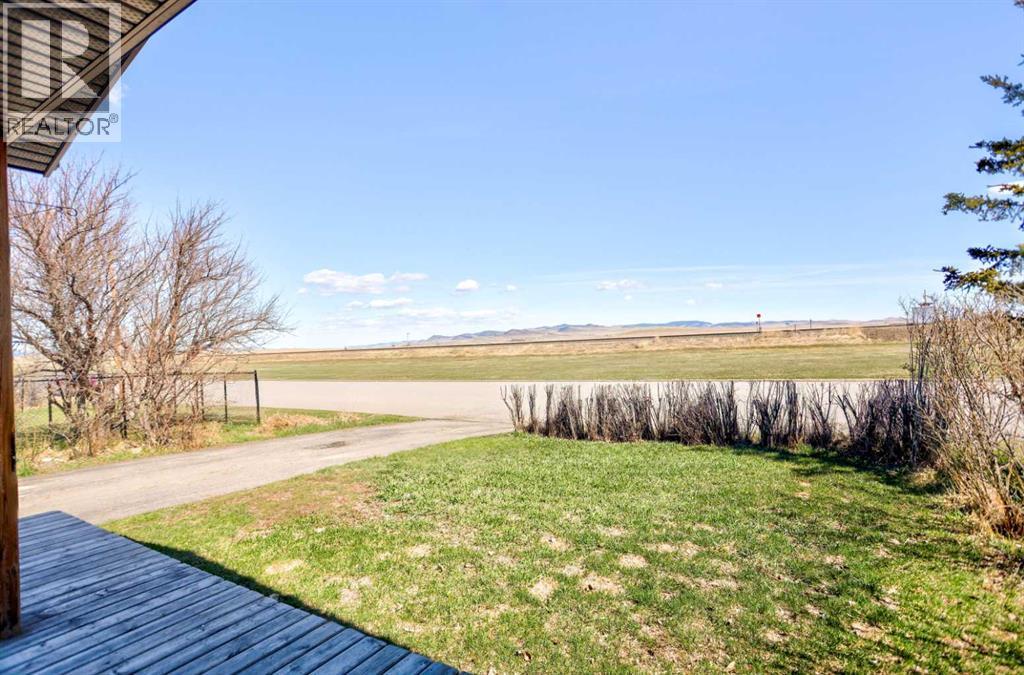 304 3 Avenue, Cowley, Alberta  T0K 0P0 - Photo 4 - A2303927