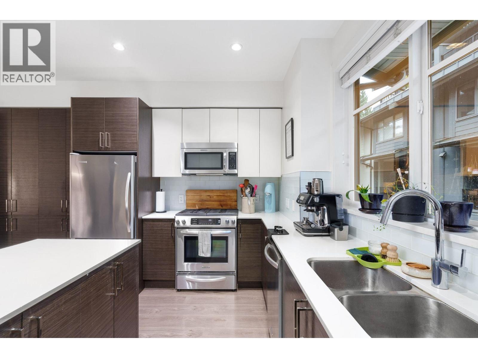 307 2135 Heritage Park Lane, North Vancouver, British Columbia  V7H 0B6 - Photo 12 - R3116237