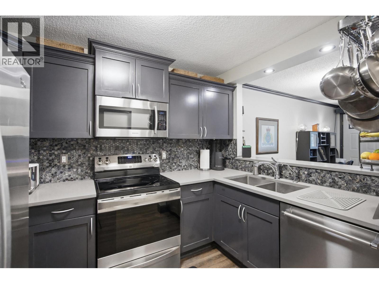 106 735 W 15th Avenue, Vancouver, British Columbia  V5Z 1R6 - Photo 8 - R3116248