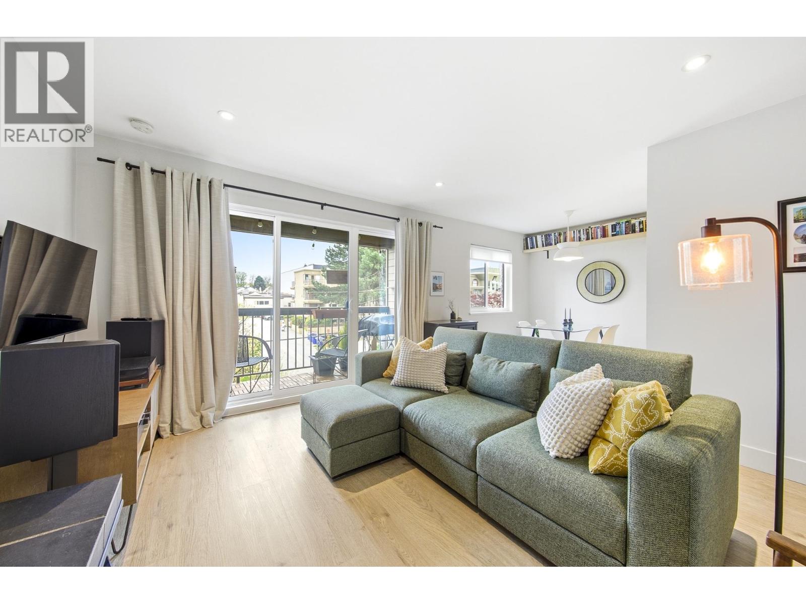 304 1825 W 8th Avenue, Vancouver, British Columbia  V6J 1V9 - Photo 2 - R3116267