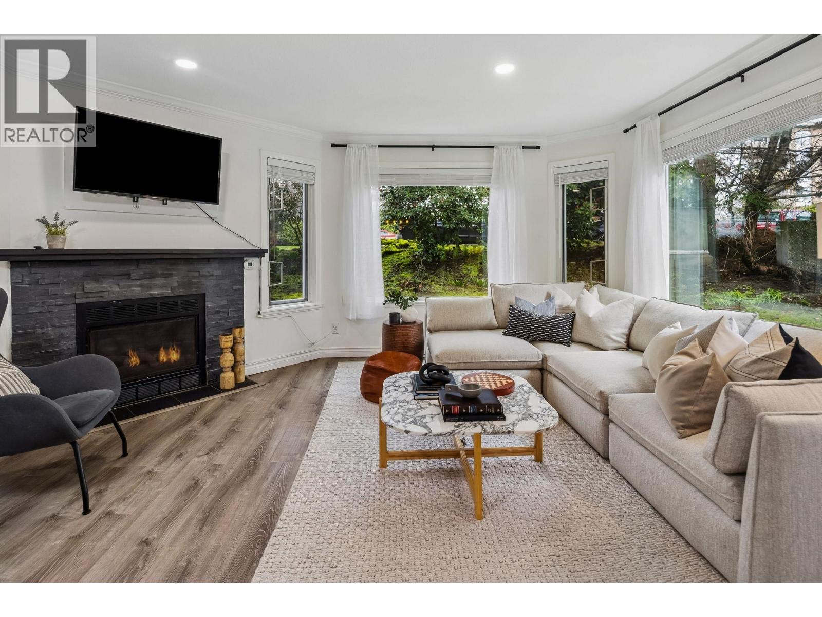 107 175 W 4th Street, North Vancouver, British Columbia  V7M 1H6 - Photo 2 - R3116298