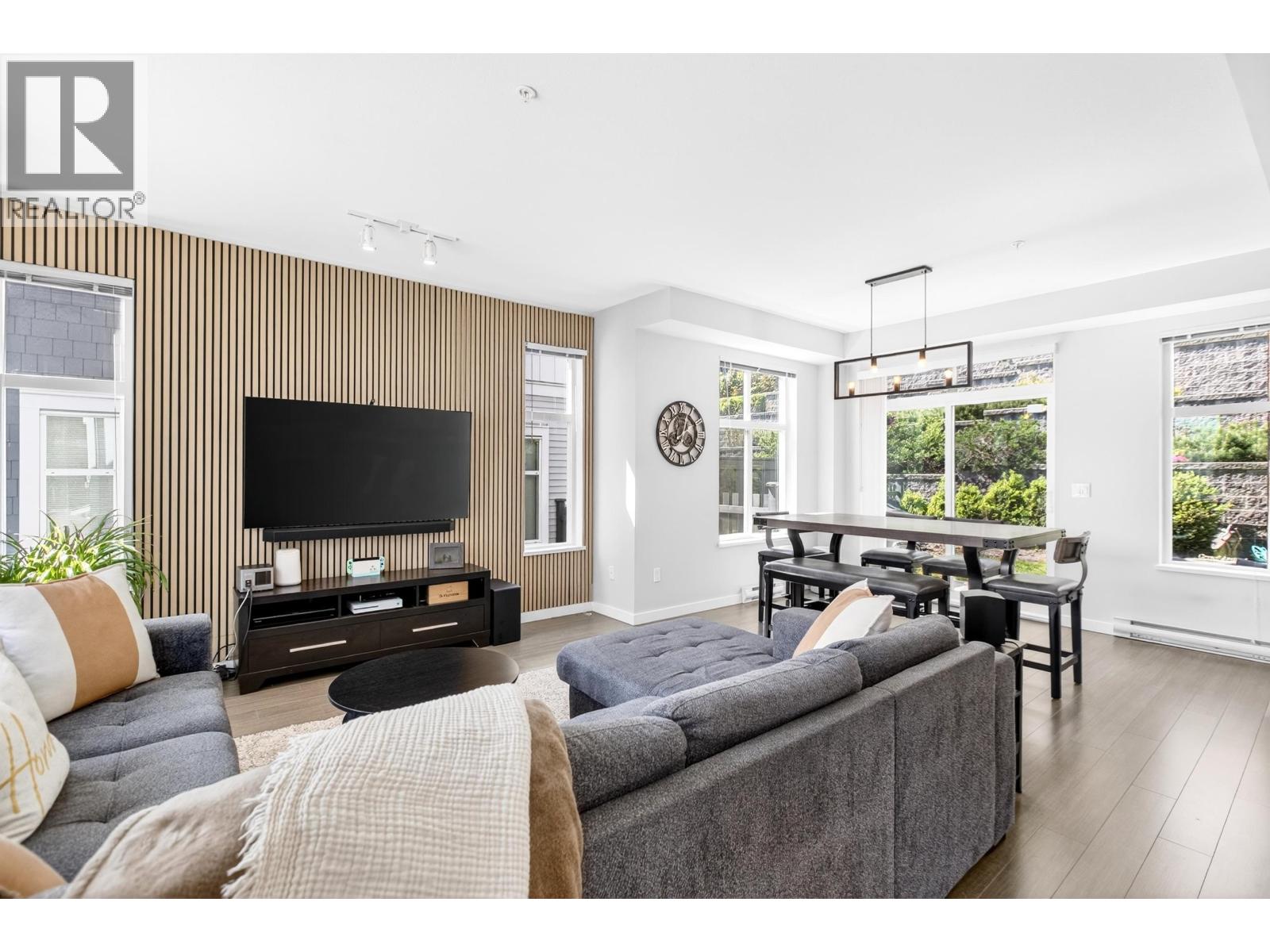 801 11295 Pazarena Place, Maple Ridge, British Columbia  V2X 4K9 - Photo 10 - R3116305