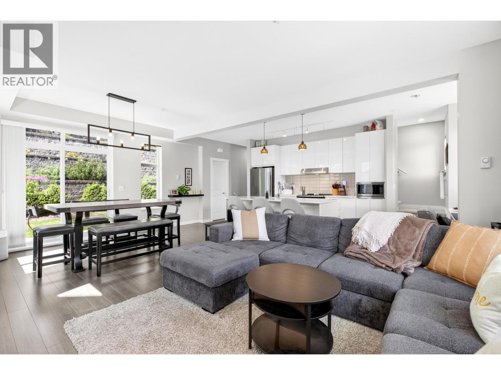 801 11295 Pazarena Place, Maple Ridge, British Columbia  V2X 4K9 - Photo 15 - R3116305