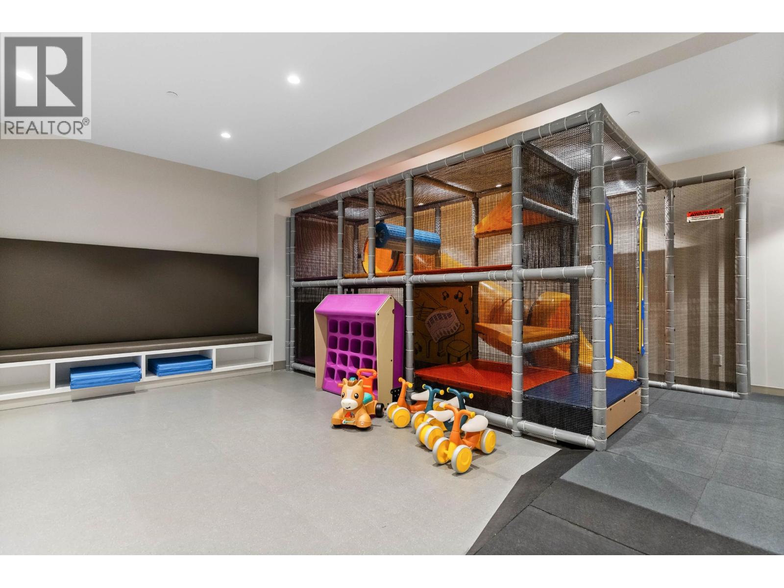 801 11295 Pazarena Place, Maple Ridge, British Columbia  V2X 4K9 - Photo 37 - R3116305