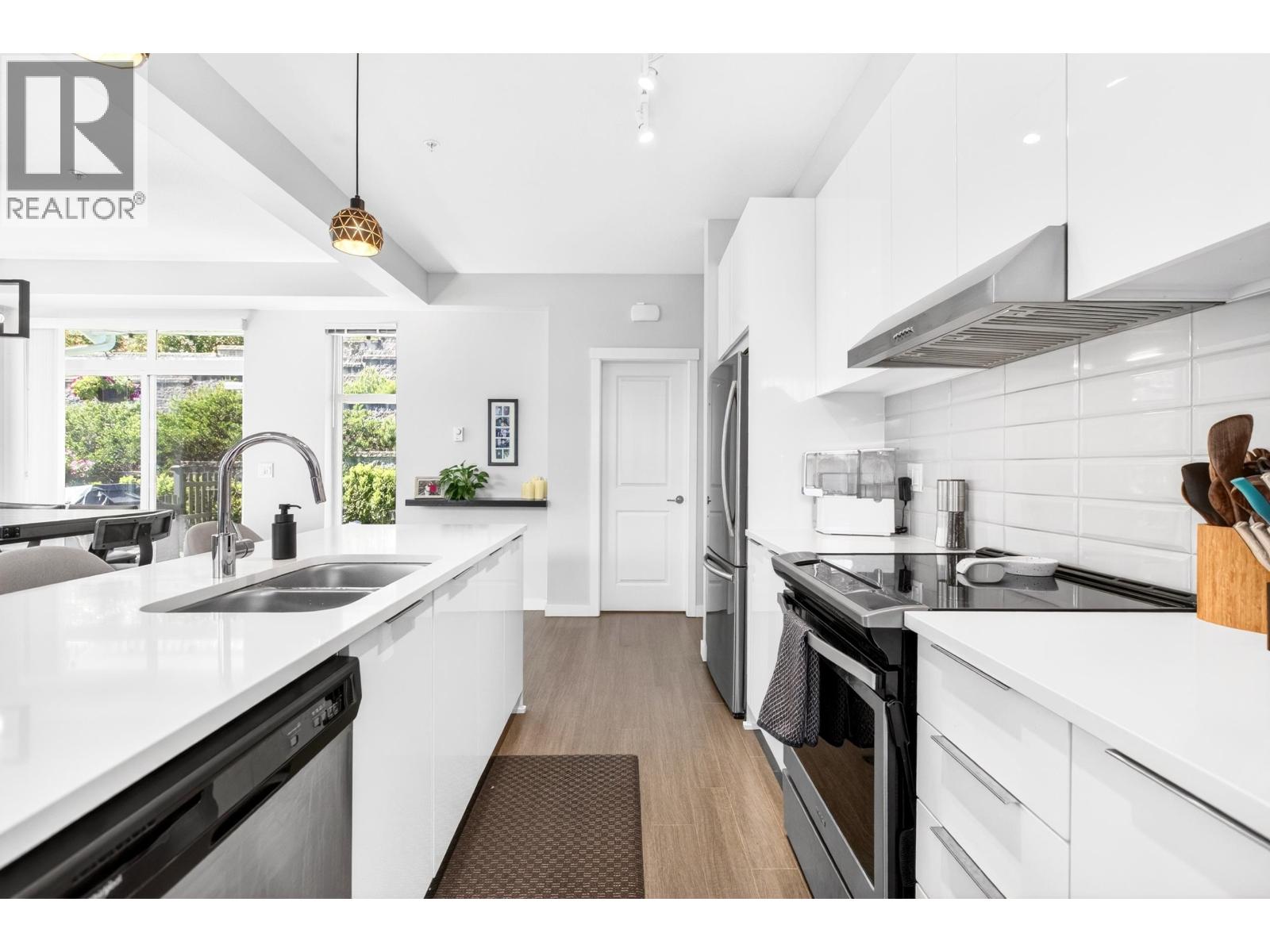 801 11295 Pazarena Place, Maple Ridge, British Columbia  V2X 4K9 - Photo 7 - R3116305