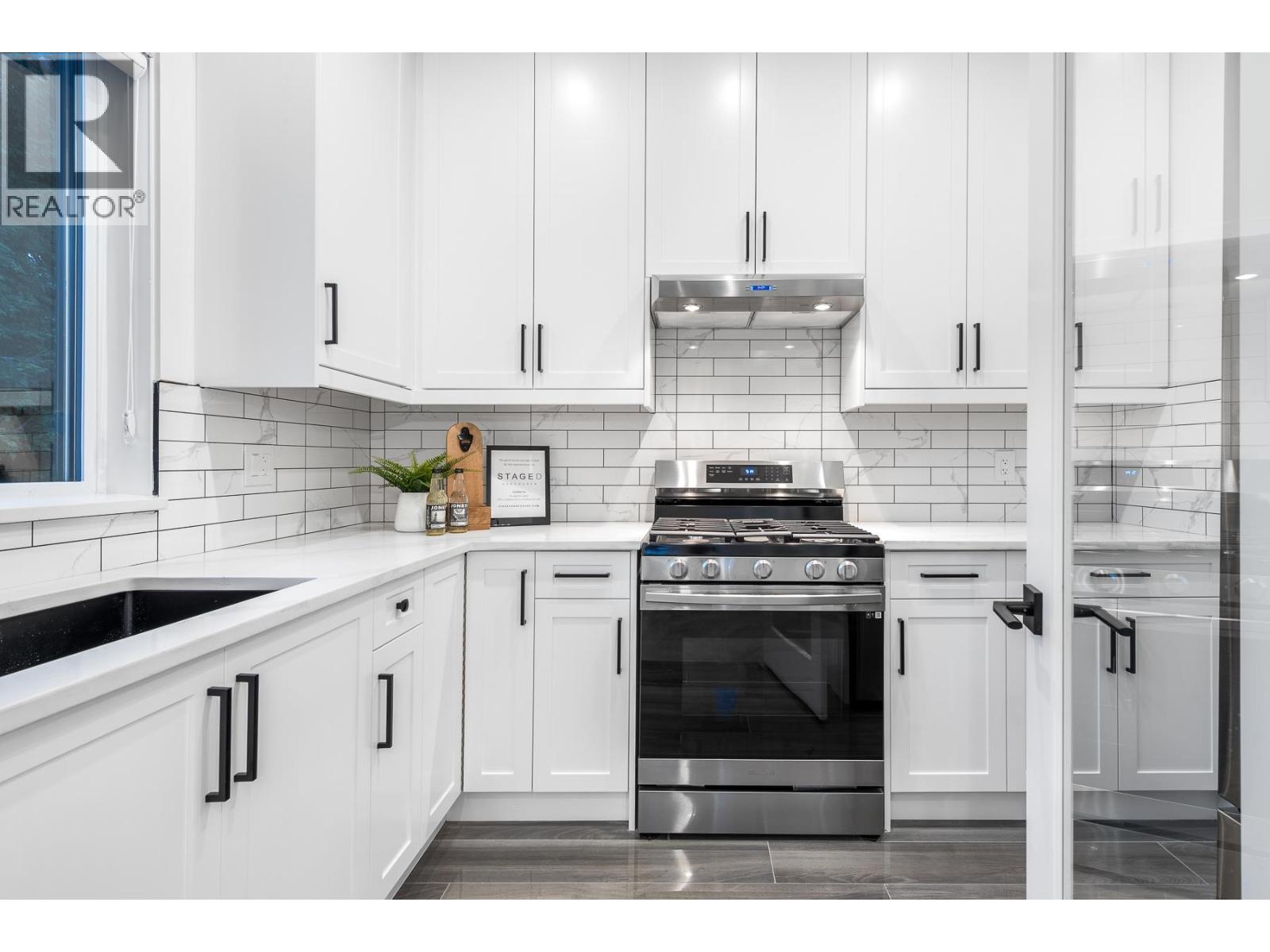 730 Schoolhouse Street, Coquitlam, British Columbia  V3J 5R9 - Photo 14 - R3115539