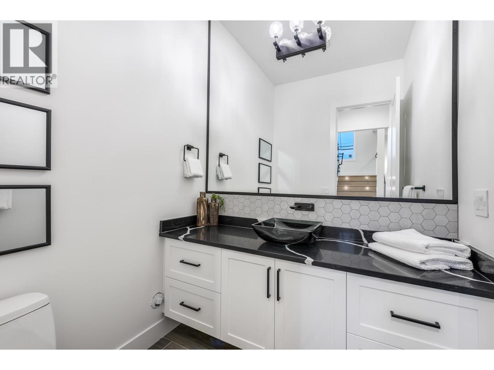 730 Schoolhouse Street, Coquitlam, British Columbia  V3J 5R9 - Photo 15 - R3115539