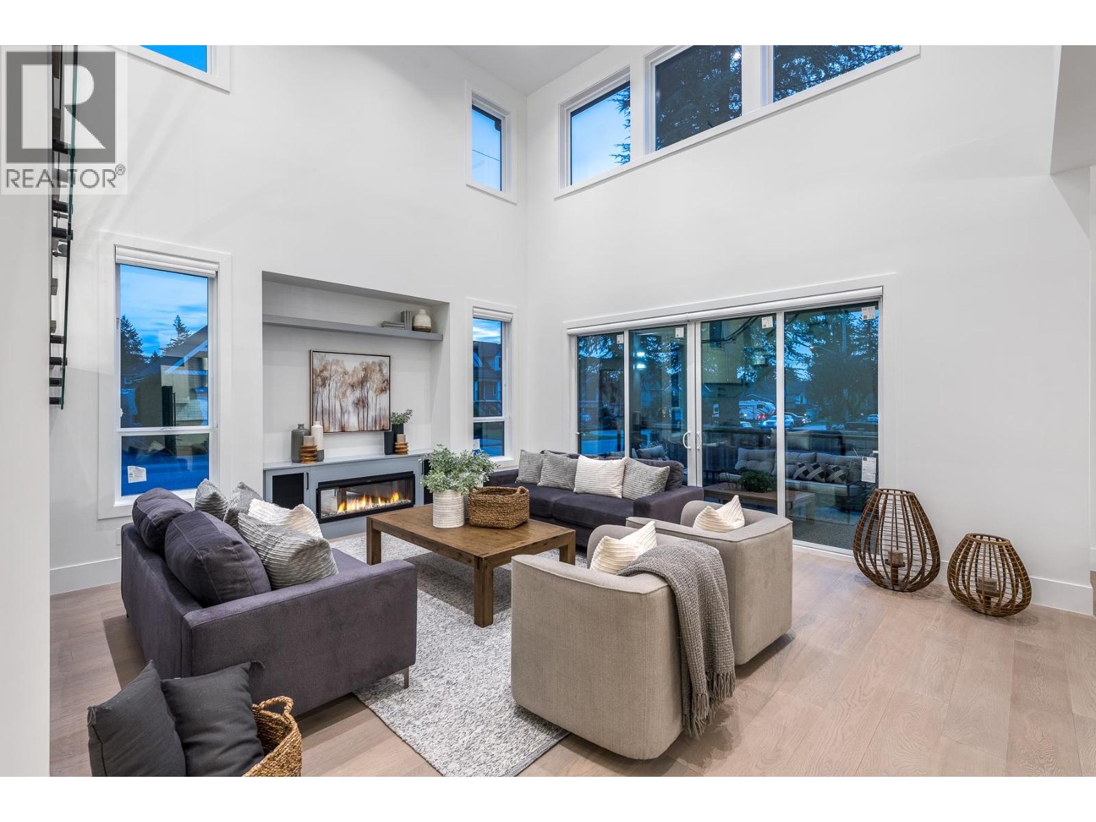 730 Schoolhouse Street, Coquitlam, British Columbia  V3J 5R9 - Photo 8 - R3115539