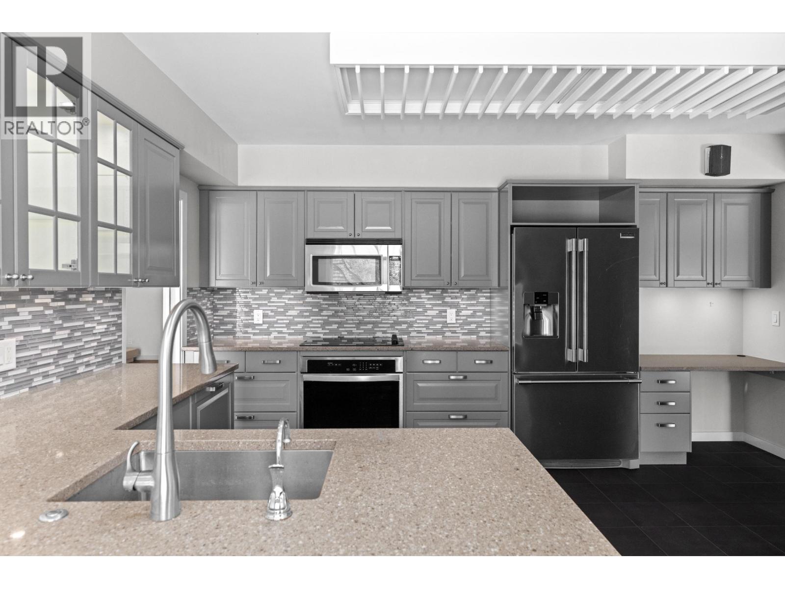 6297 Mackenzie Street, Vancouver, British Columbia  V6N 1H4 - Photo 9 - R3116269