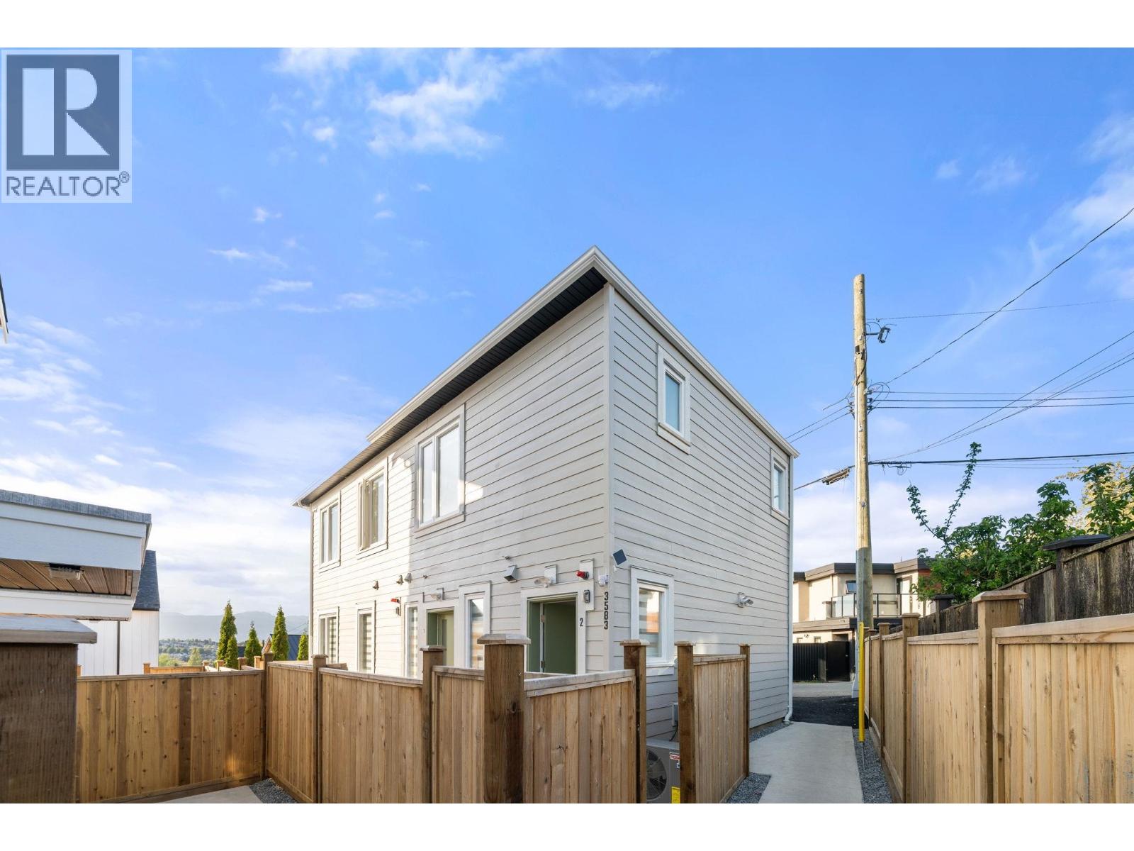 2 3583 Haida Drive, Vancouver, British Columbia  V5M 3Y9 - Photo 3 - R3116272