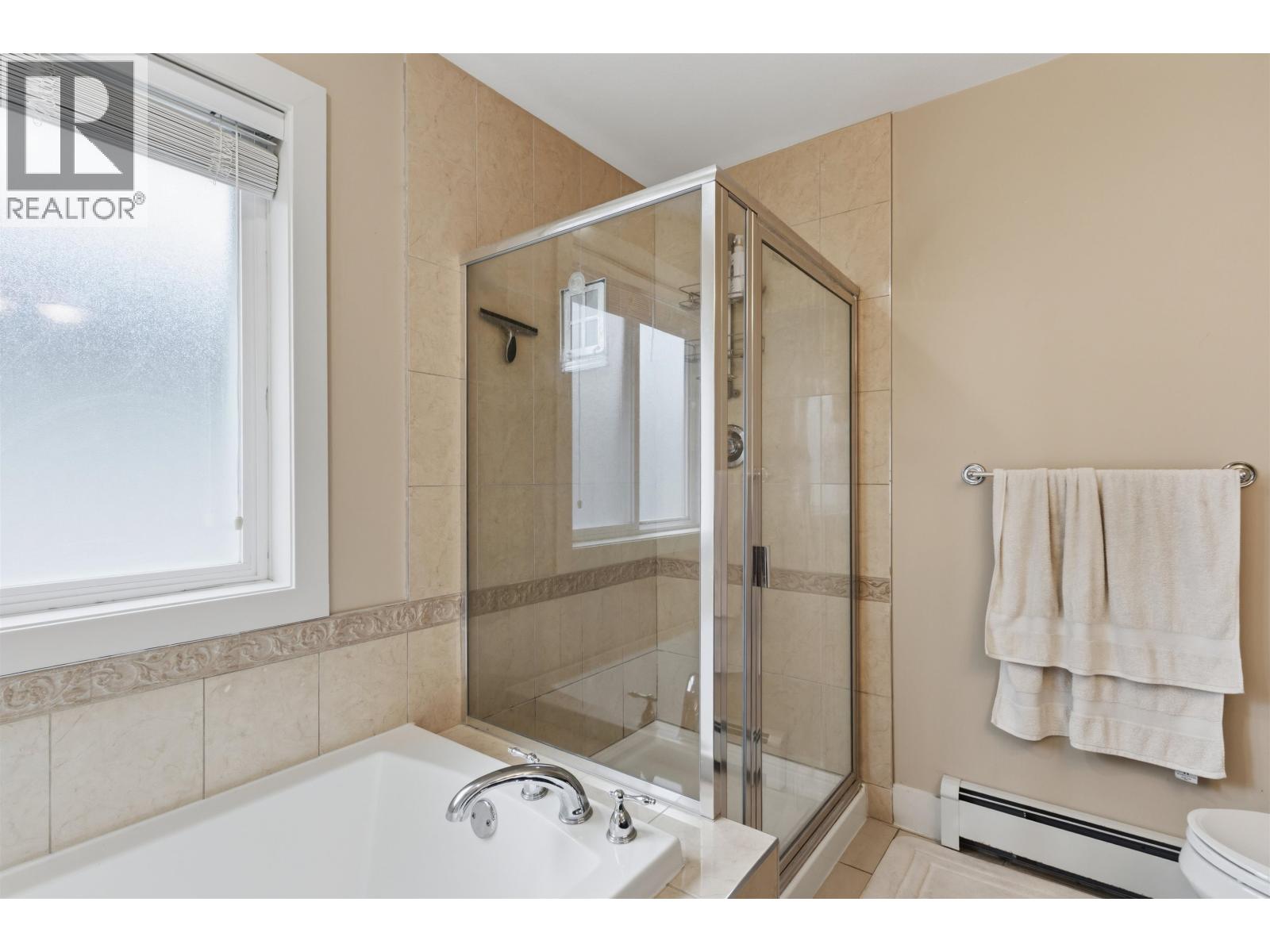 24230 104 Avenue, Maple Ridge, British Columbia  V2W 0E4 - Photo 12 - R3116296