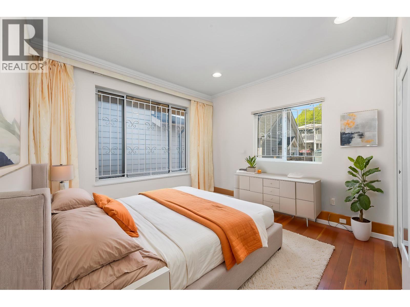 153 SE Marine Drive, Vancouver, British Columbia  V5X 2S2 - Photo 12 - R3116300