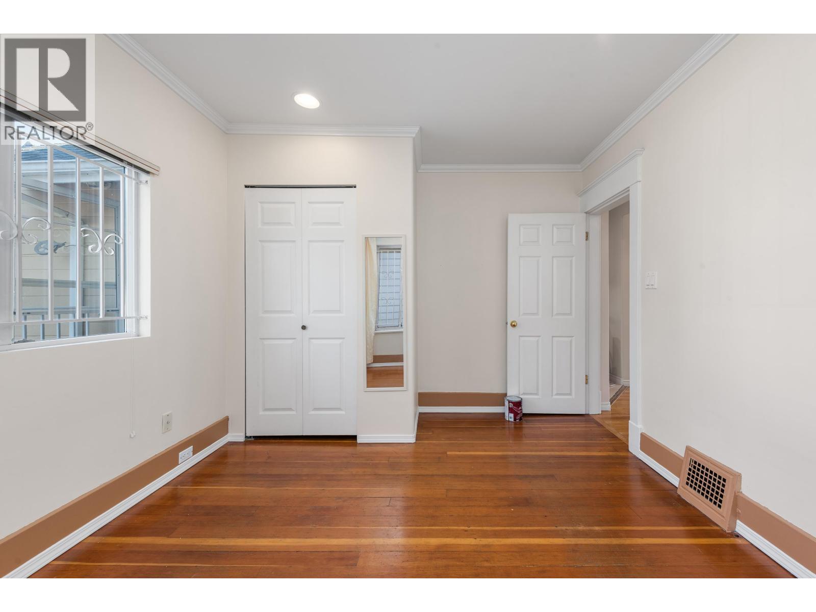 153 SE Marine Drive, Vancouver, British Columbia  V5X 2S2 - Photo 13 - R3116300