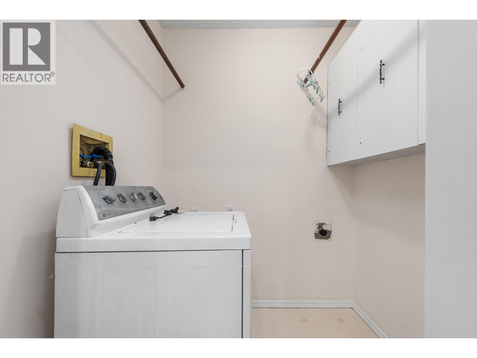 153 SE Marine Drive, Vancouver, British Columbia  V5X 2S2 - Photo 15 - R3116300