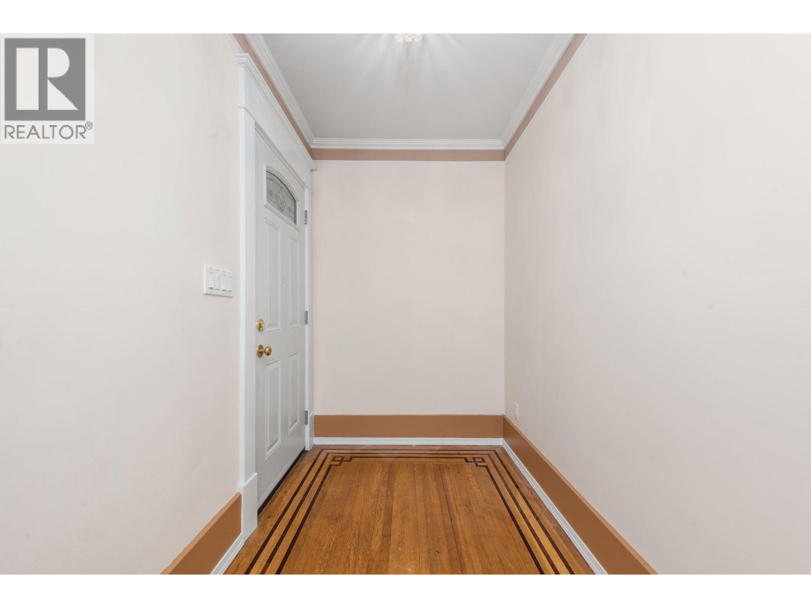 153 SE Marine Drive, Vancouver, British Columbia  V5X 2S2 - Photo 18 - R3116300