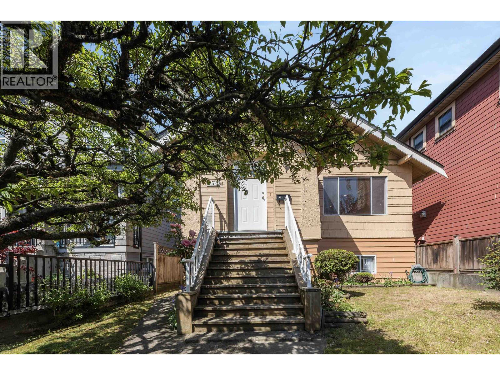 153 SE Marine Drive, Vancouver, British Columbia  V5X 2S2 - Photo 19 - R3116300