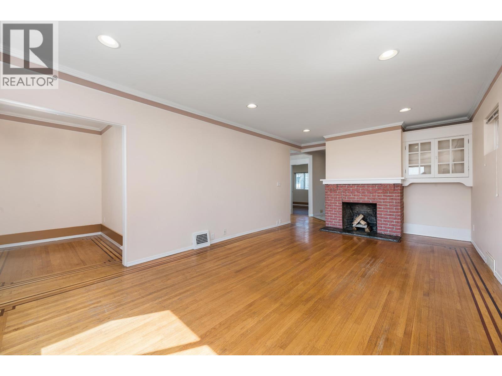 153 SE Marine Drive, Vancouver, British Columbia  V5X 2S2 - Photo 7 - R3116300