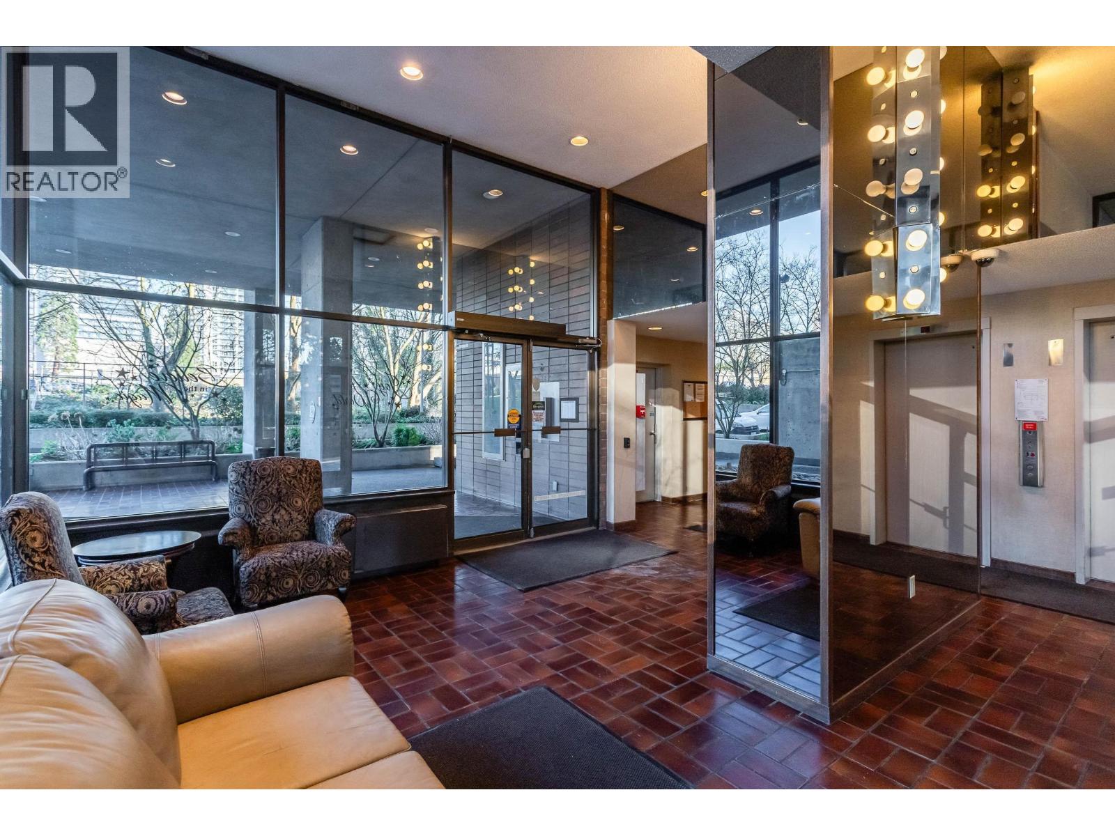 702 3771 Bartlett Court, Burnaby, British Columbia  V3J 7G8 - Photo 4 - R3016370