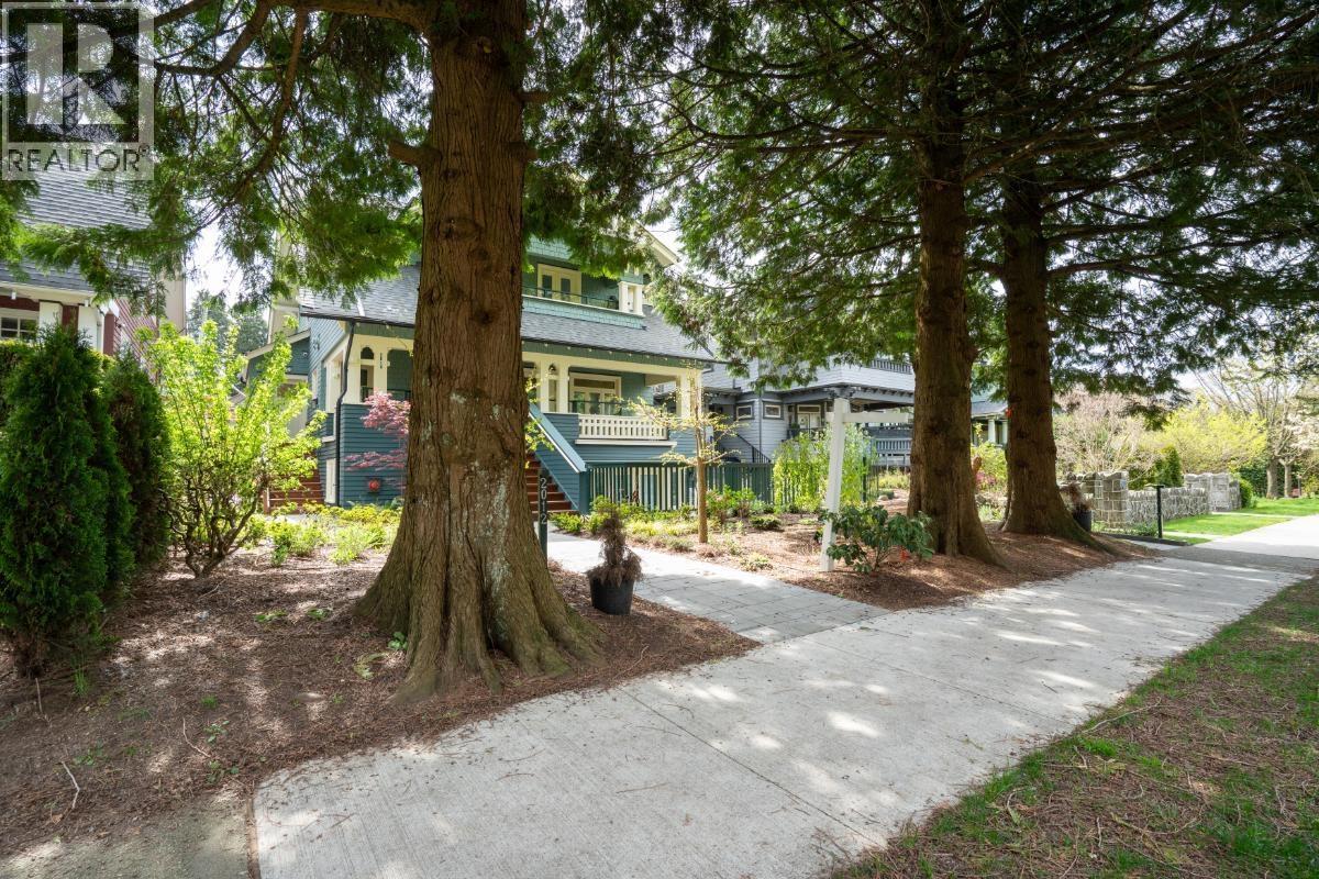 2012 W 15th Avenue, Vancouver, British Columbia  V6J 2L5 - Photo 2 - R3115181