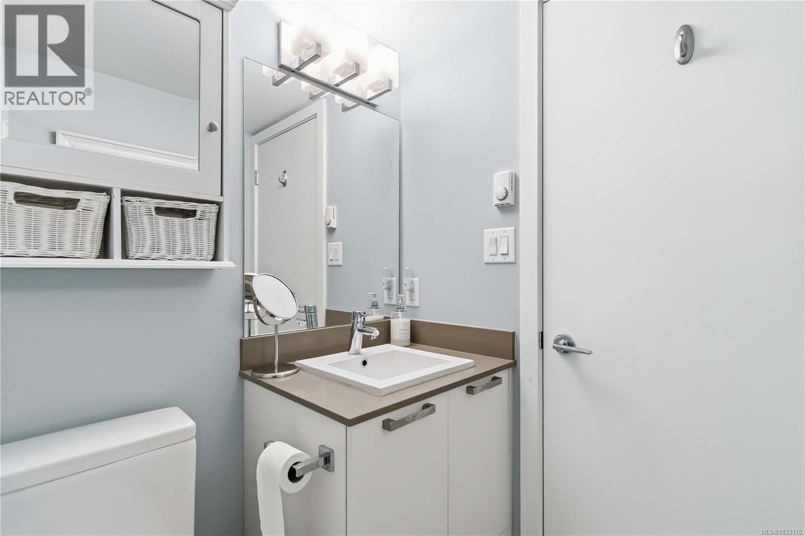 213 517 Fisgard St, Victoria, British Columbia  V8W 0C5 - Photo 18 - 1033178