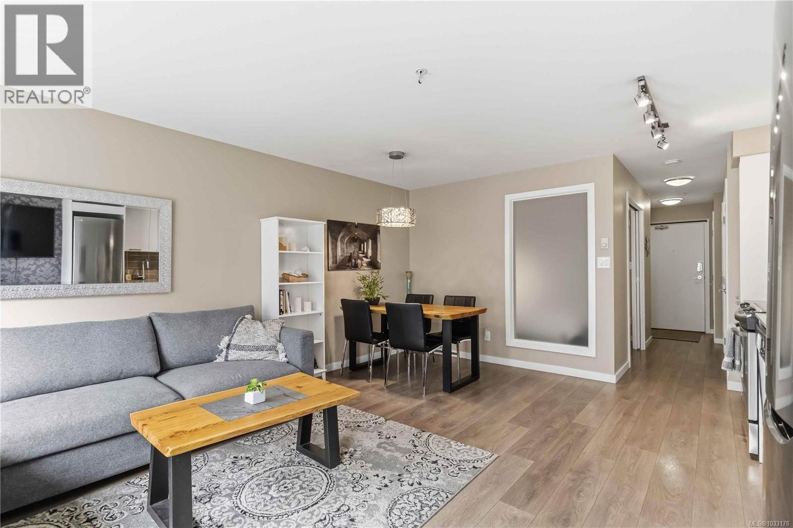 213 517 Fisgard St, Victoria, British Columbia  V8W 0C5 - Photo 9 - 1033178