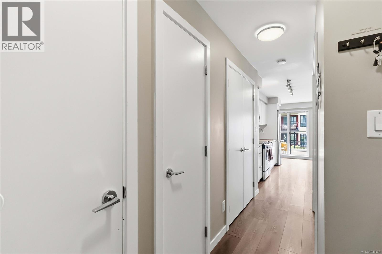 213 517 Fisgard St, Victoria, British Columbia  V8W 0C5 - Photo 5 - 1033178