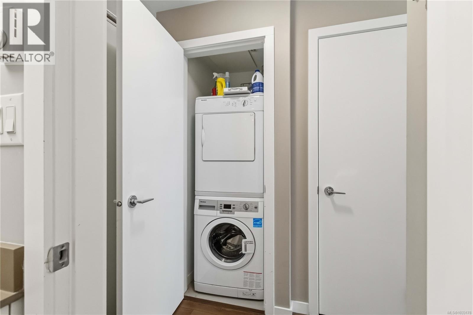 213 517 Fisgard St, Victoria, British Columbia  V8W 0C5 - Photo 19 - 1033178