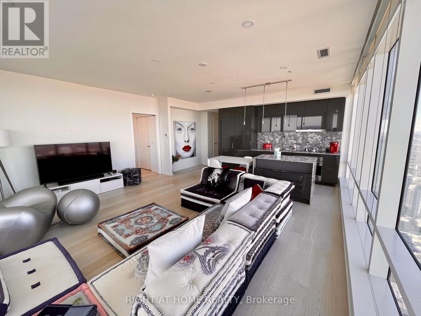 7401 - 1 Bloor Street E, Toronto, Ontario  M4W 1A9 - Photo 1 - C13050284