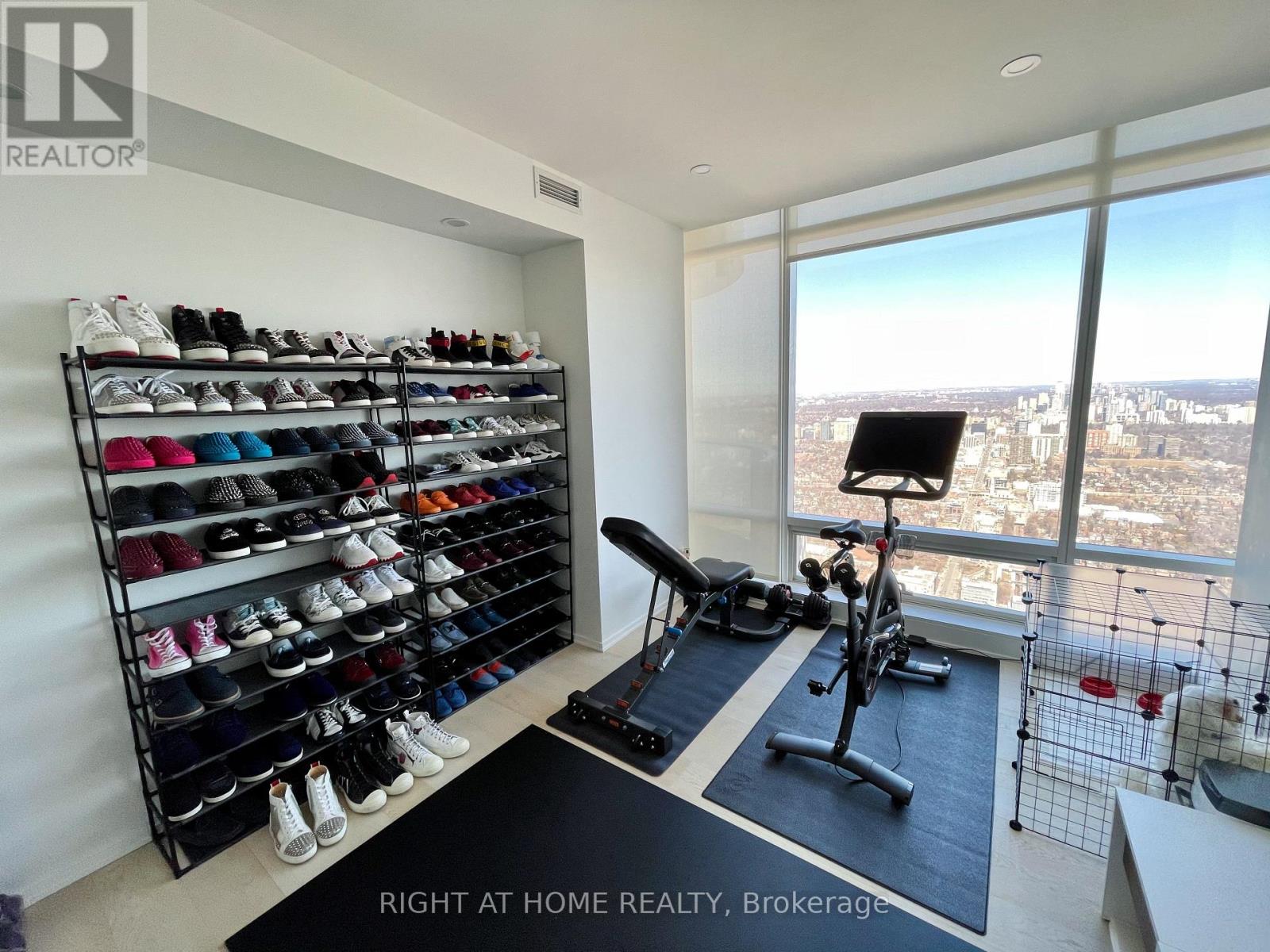 7401 - 1 Bloor Street E, Toronto, Ontario  M4W 1A9 - Photo 11 - C13050284