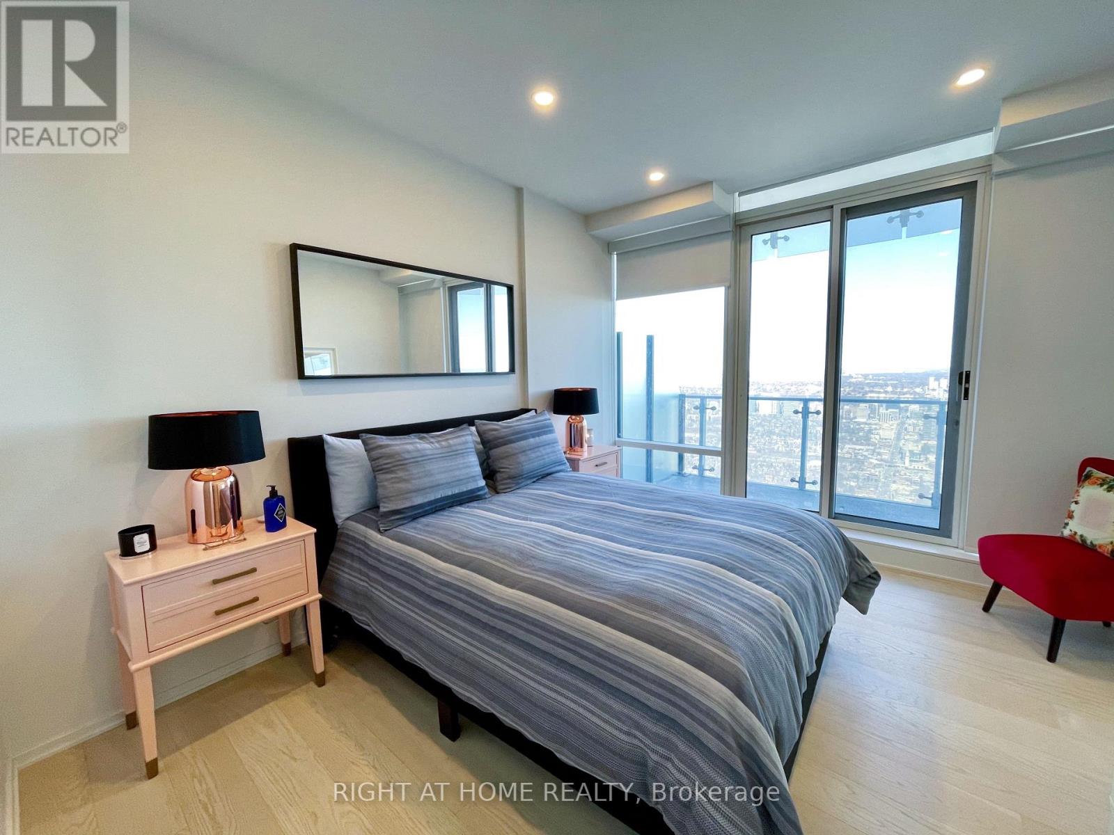 7401 - 1 Bloor Street E, Toronto, Ontario  M4W 1A9 - Photo 12 - C13050284