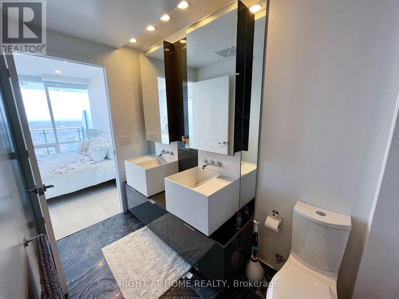 7401 - 1 Bloor Street E, Toronto, Ontario  M4W 1A9 - Photo 14 - C13050284